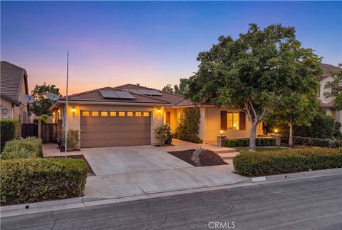 Photo of 29898 Boathouse Cove Cv, Menifee, CA 92585 (MLS # SW26156574)