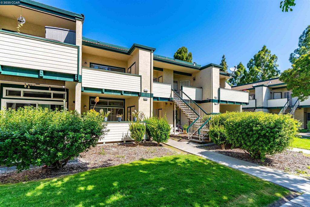 SUGAR SPRINGS - Residential