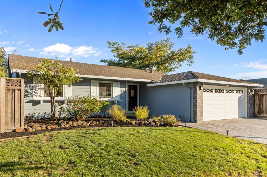 618 Azule Avenue