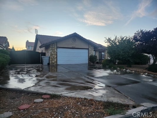 8558 VALLEY VIEW DR, OAK HILLS, CA 92344 - Image ff35d3229d4eafdcc81ad80e976a14d2/1129991724