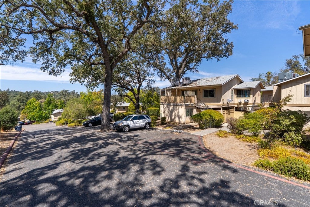 5525 Capistrano