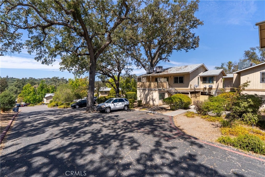 5525 Capistrano