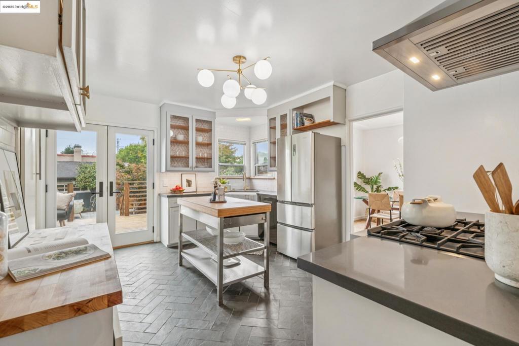 BROADMOOR AREA - Residential