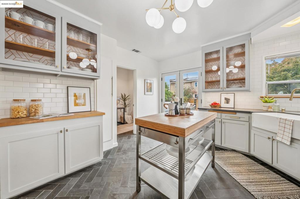 BROADMOOR AREA - Residential