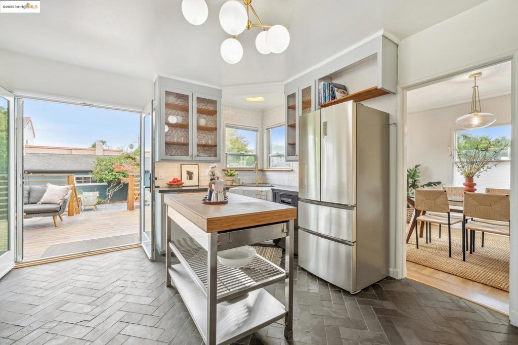 BROADMOOR AREA - Residential