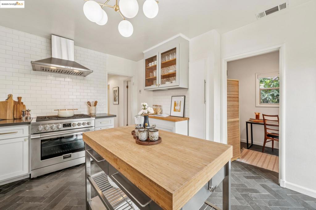 BROADMOOR AREA - Residential