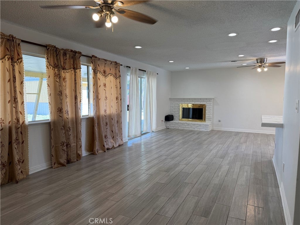 1305 Avenue J3 E