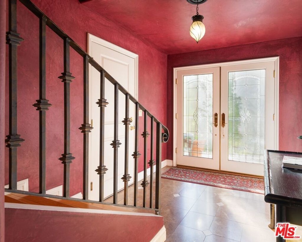 Photo of 3943 Avenida Del Sol, Studio City, CA 91604 (MLS # 25624429)