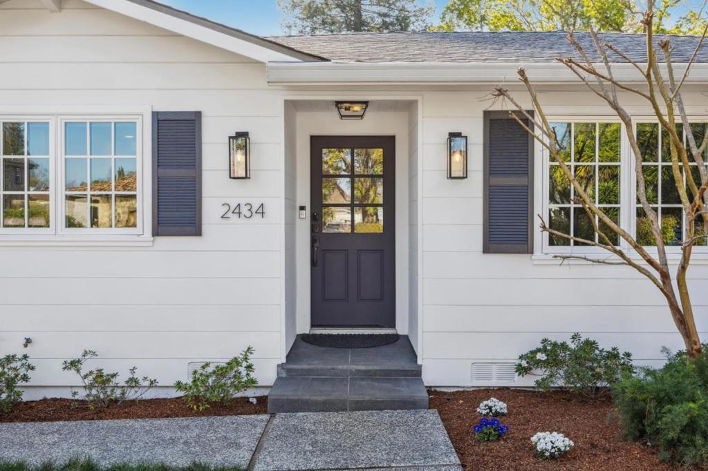 2434 Waverley Street