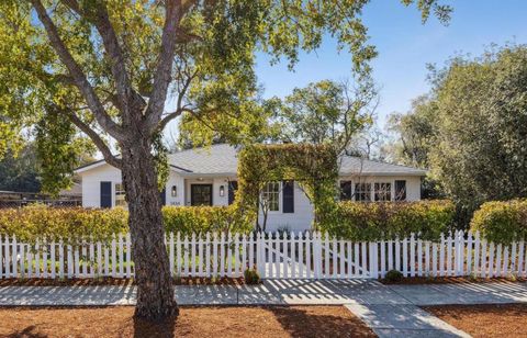 Photo of 2434 Waverley Street, Palo Alto, CA 94301 (MLS # ML82033863)