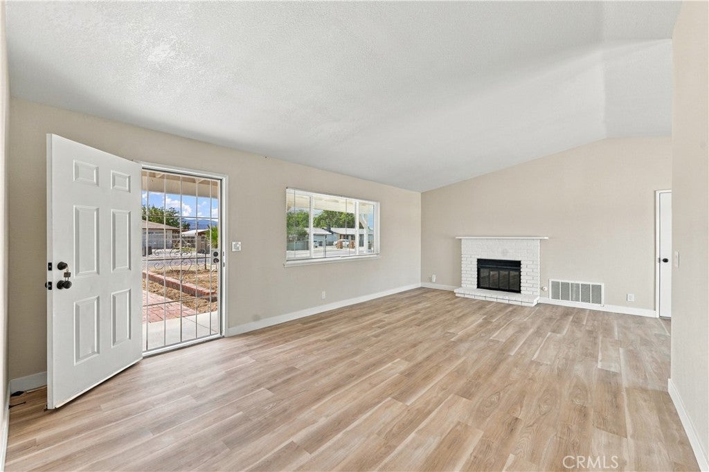 9523 E Avenue Q12