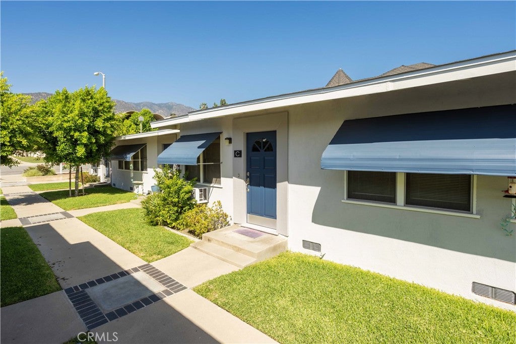 624 W Foothill