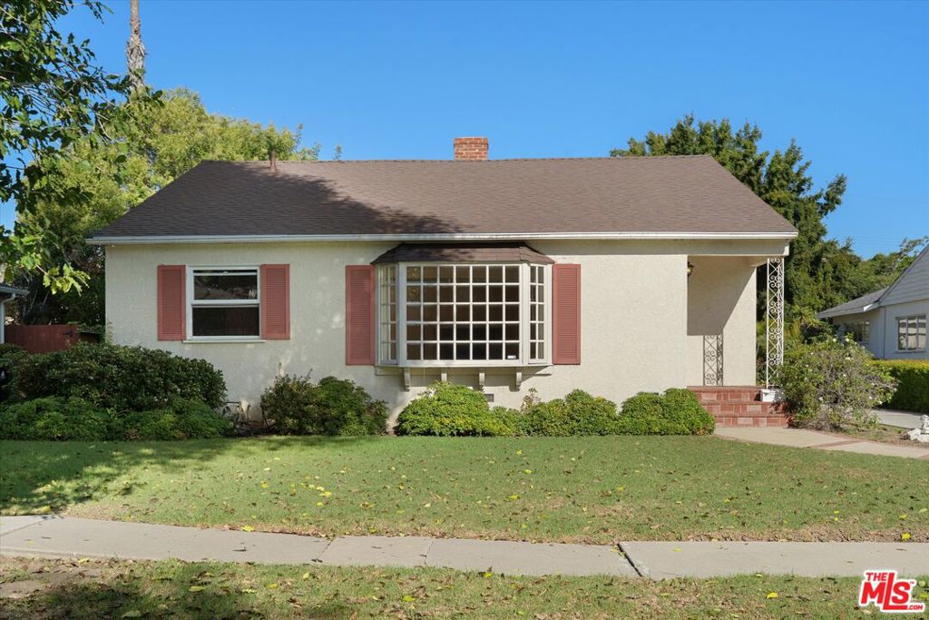 Photo of 11827 Stanwood Drive, Los Angeles, CA 90066 (MLS # 26998143)