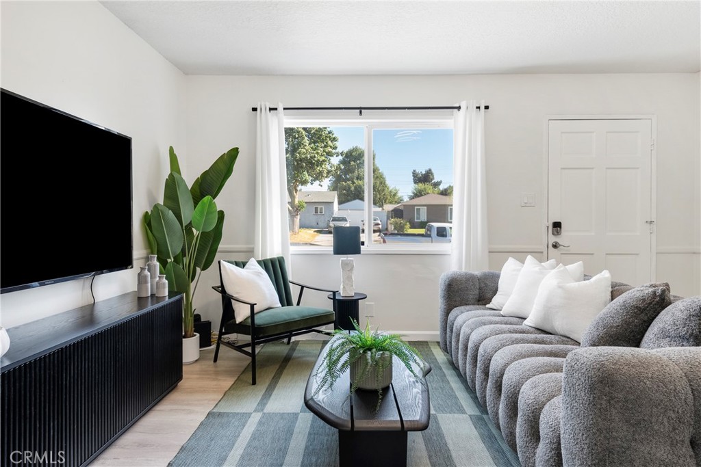 5505 N Traymore Avenue