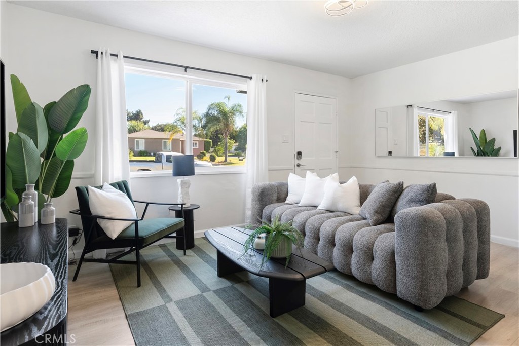 5505 N Traymore Avenue