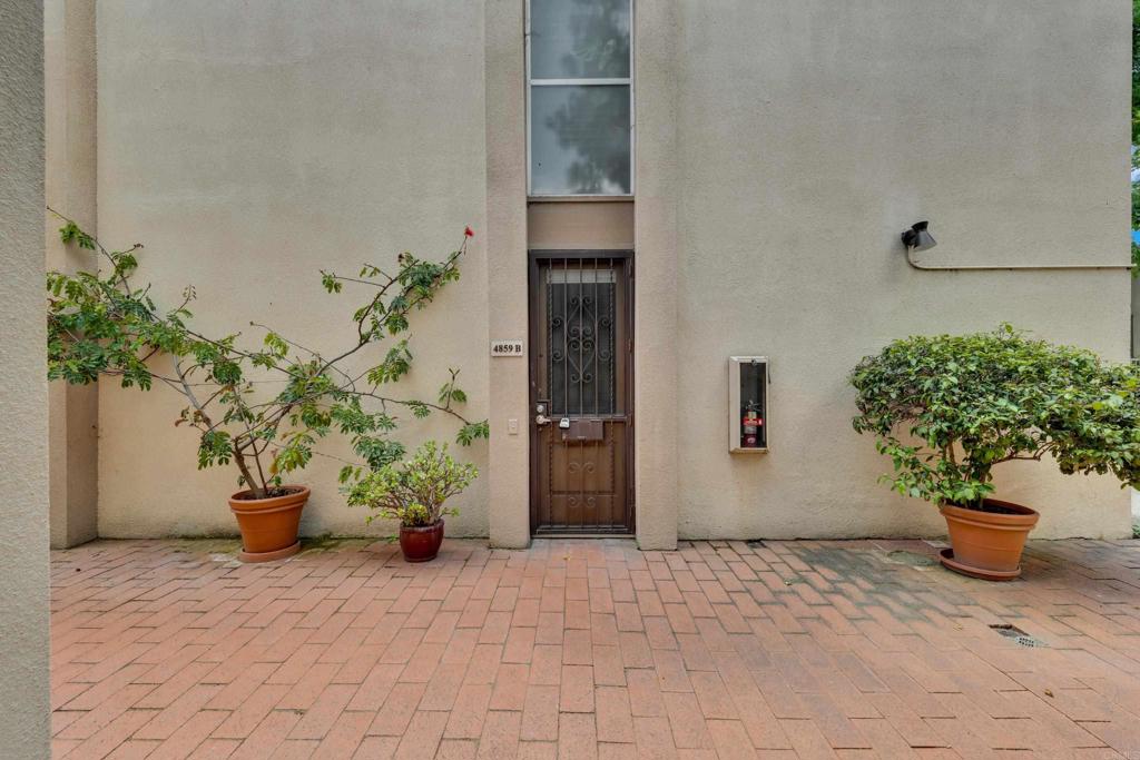 4859 Collwood B