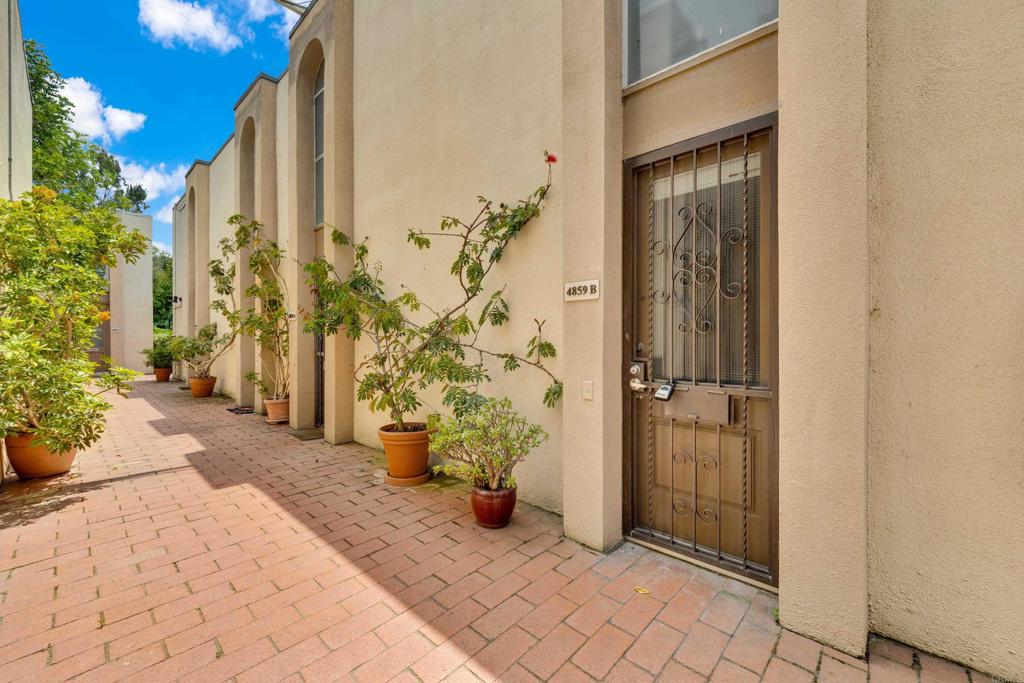 4859 Collwood B