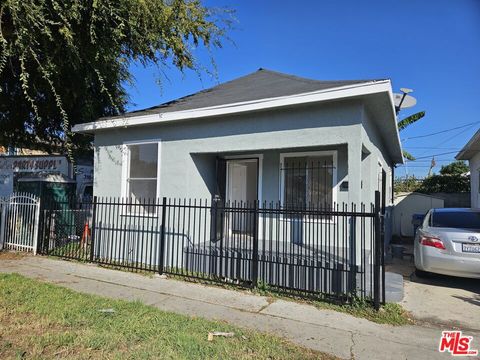 Photo of 259 E 84th Place, Los Angeles, CA 90003 (MLS # 25609217)
