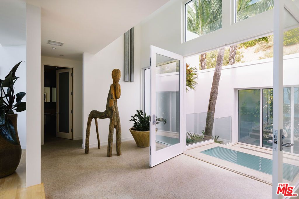 Photo of 26808 Malibu Cove Colony Drive, Malibu, CA 90265 (MLS # 25611451)