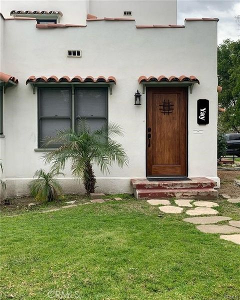 Photo of 1457 Kenmmore Avenue, Ontario, CA 91762 (MLS # CV26106433)