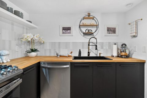 Tiny photo for 200 E Racquet Club Clb #63, Palm Springs, CA 92262 (MLS # 219146815PS)