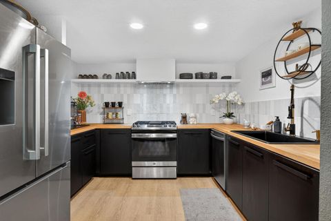 Tiny photo for 200 E Racquet Club Clb #63, Palm Springs, CA 92262 (MLS # 219146815PS)