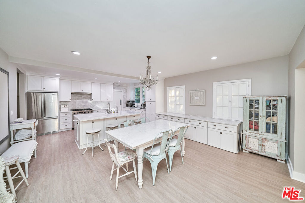 Properties 4 6203 Del Valle Drive