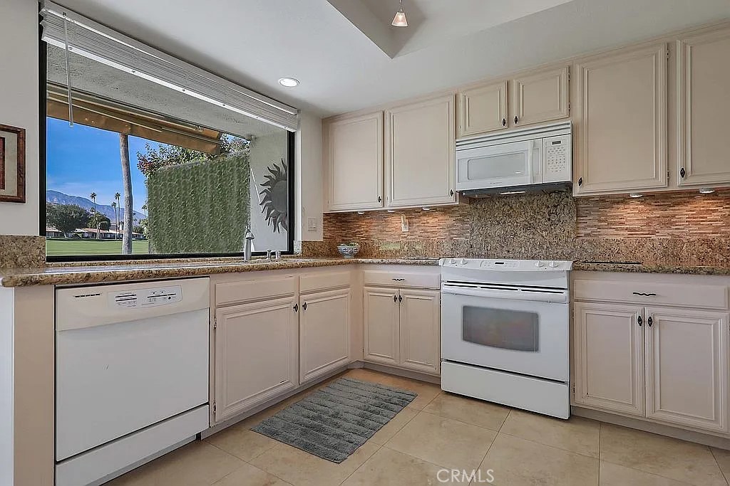 Rancho Las Palmas C.C. (32168) - Residential