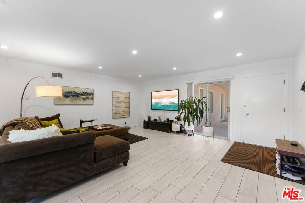 2002 4th Street 102