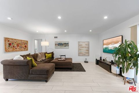 Photo of 2002 4th Street #102, Santa Monica, CA 90405 (MLS # 26839177)