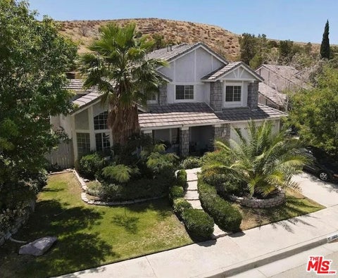 Photo of 39413 Beacon Lane, Palmdale, CA 93551 (MLS # 26860165)