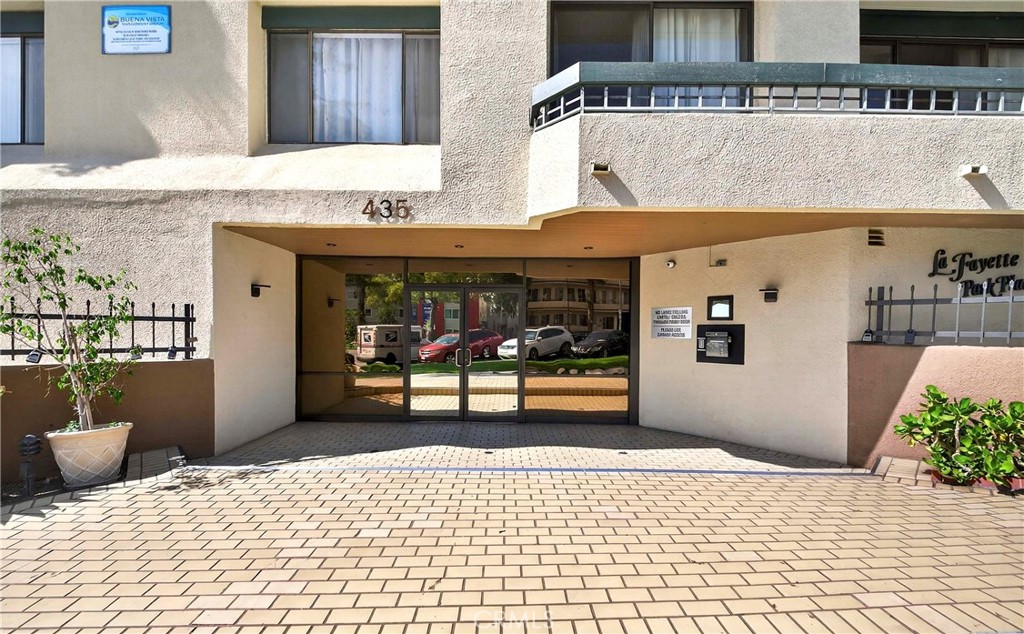 435 S La Fayette Park Place 318