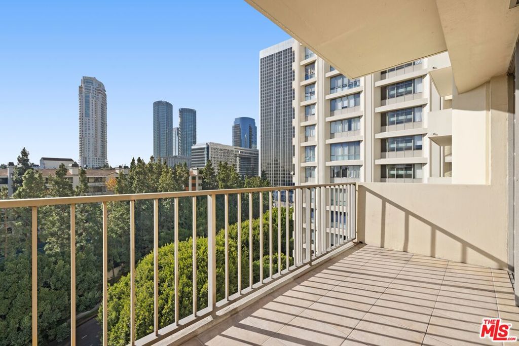 2170 Century Park E 908