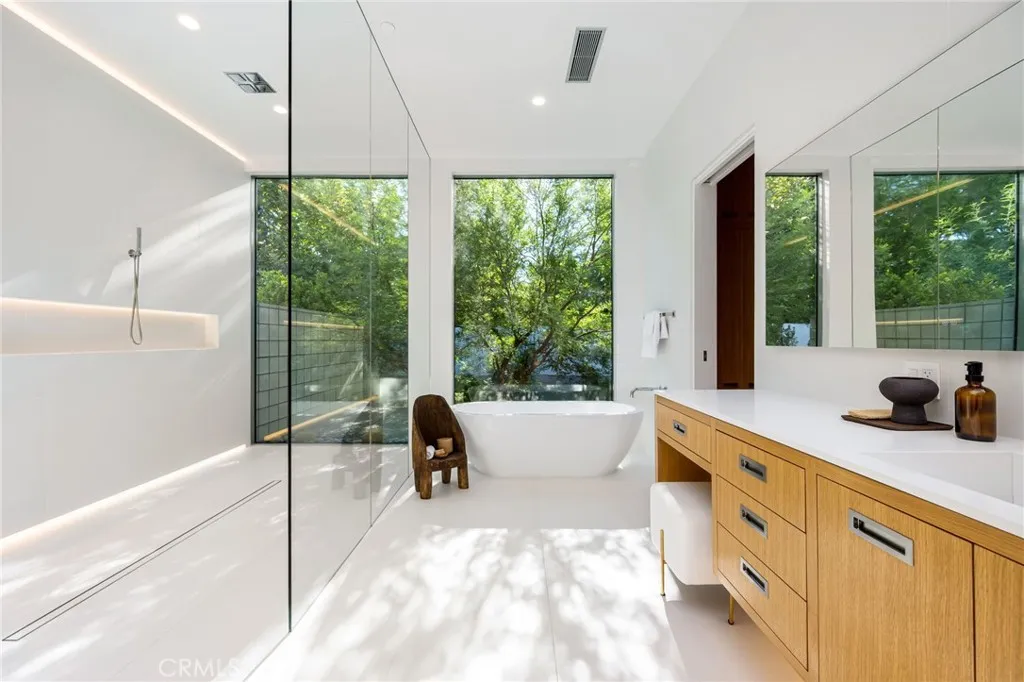 Rancho Mirage, California 92270, United States, 6 Bedrooms Bedrooms, ,8 BathroomsBathrooms,Residential,Active,204514