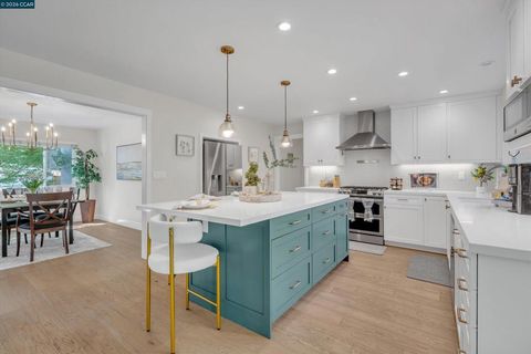 Photo of 235 Appalachian Dr, Martinez, CA 94553 (MLS # 41129699)