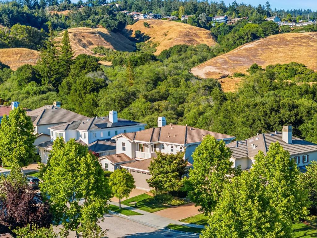 6 Deerfield Drive