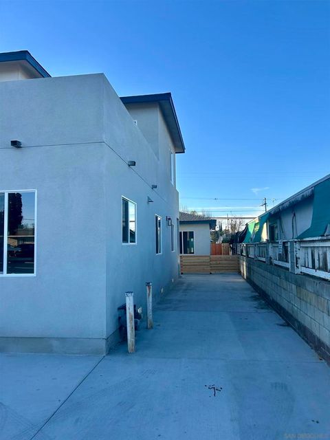 Tiny photo for 752 W 9th Ave Ave, Escondido, CA 92025 (MLS # 260005372SD)