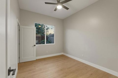 Tiny photo for 752 W 9th Ave Ave, Escondido, CA 92025 (MLS # 260005372SD)