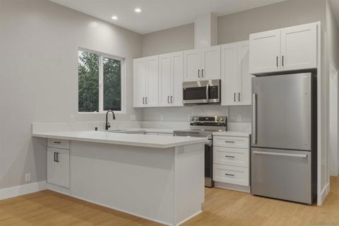 Tiny photo for 752 W 9th Ave Ave, Escondido, CA 92025 (MLS # 260005372SD)