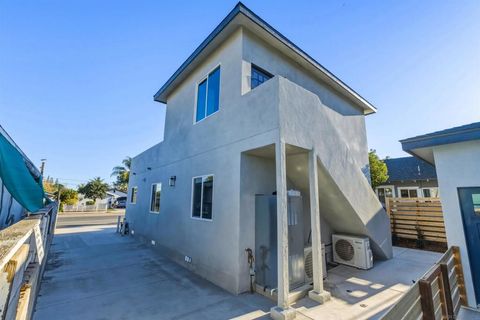 Tiny photo for 752 W 9th Ave Ave, Escondido, CA 92025 (MLS # 260005372SD)