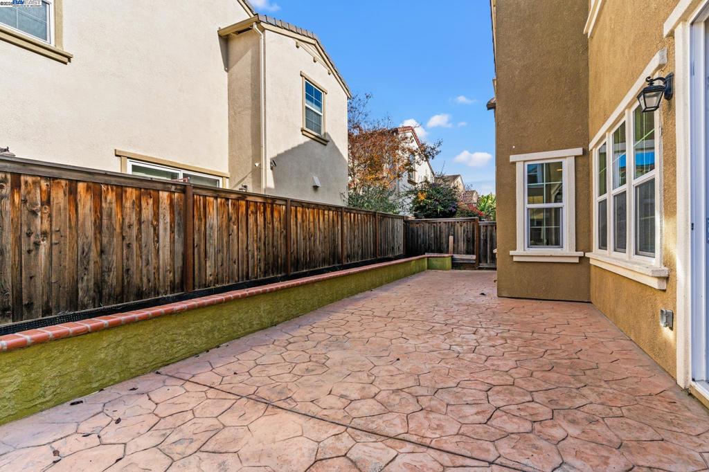 MT EDEN - Residential