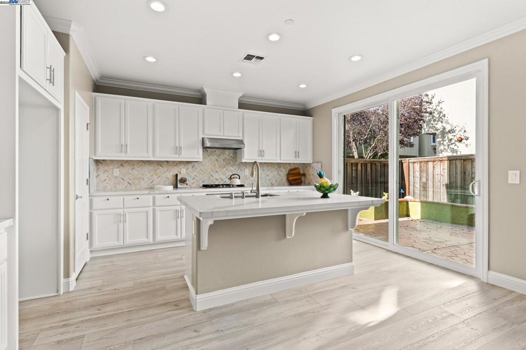 MT EDEN - Residential