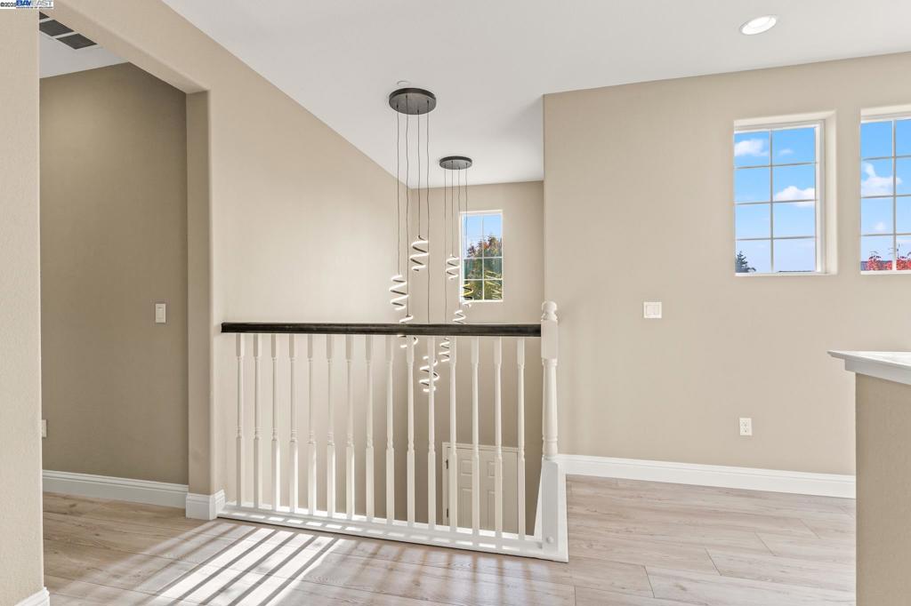 MT EDEN - Residential