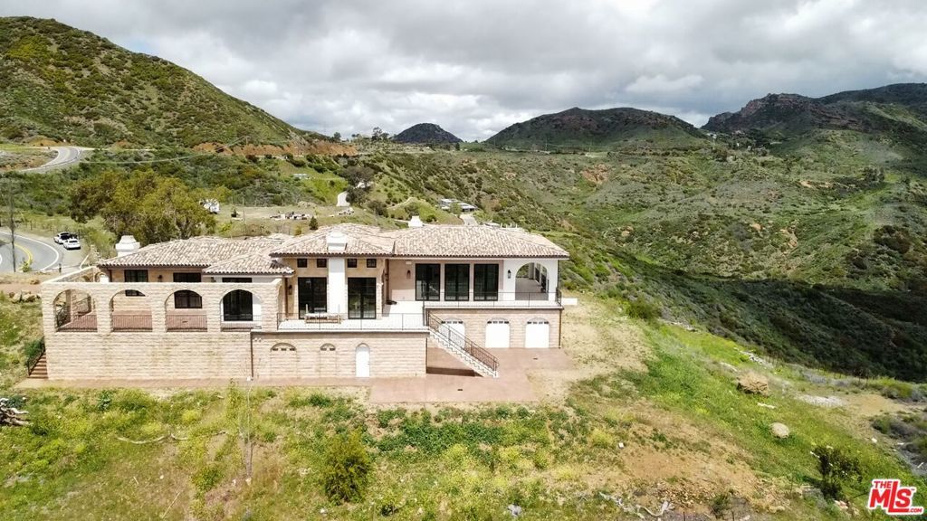 Photo of 33182 Mulholland Highway, Malibu, CA 90265 (MLS # 25531221)