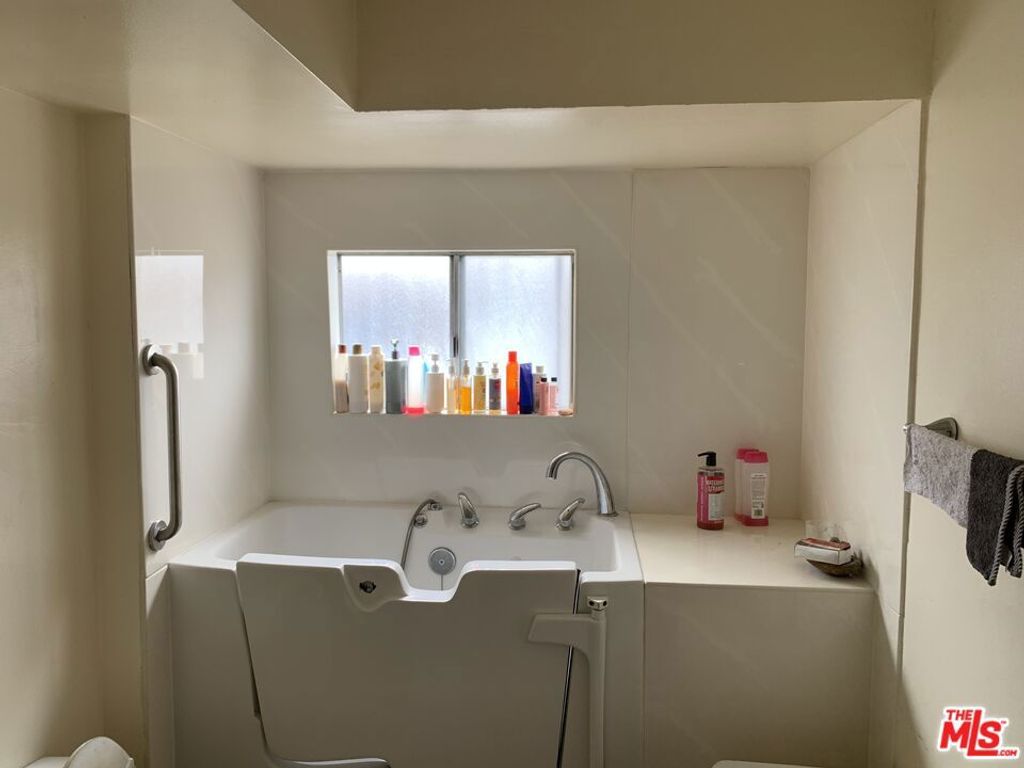 Photo of 1724 W 43rd Street, Los Angeles, CA 90062 (MLS # 25494577)