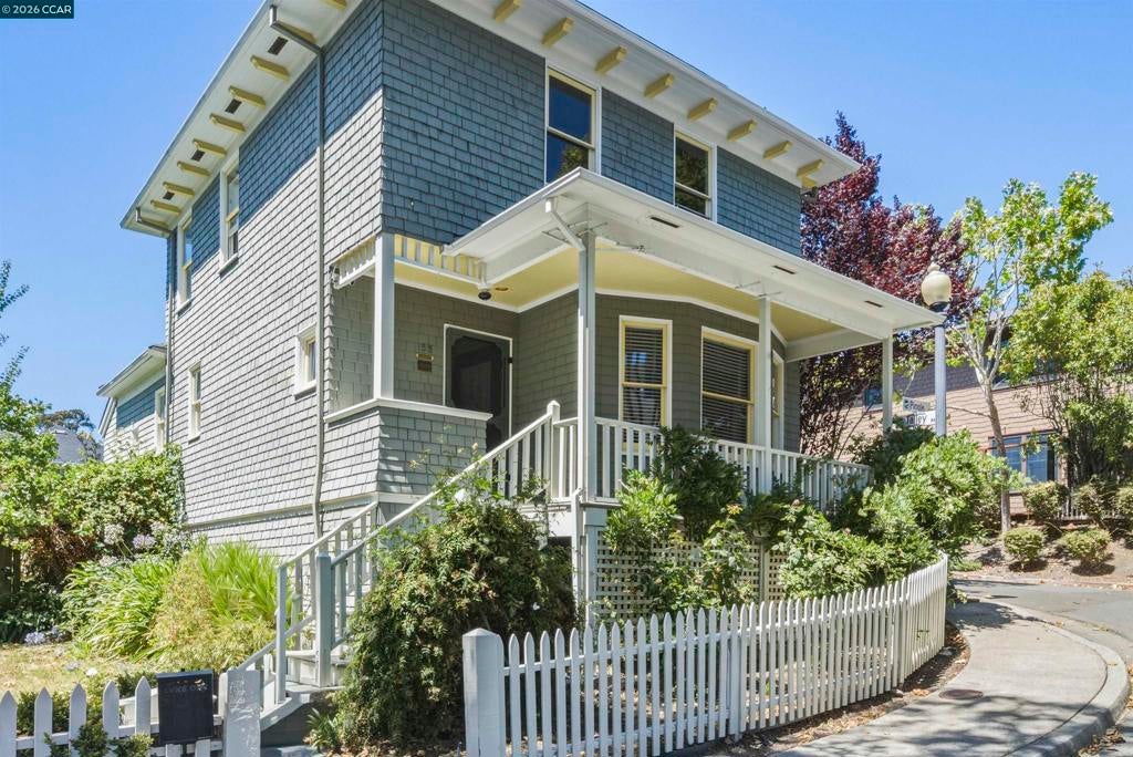 133 Pinole St ST, Hercules CA 94547