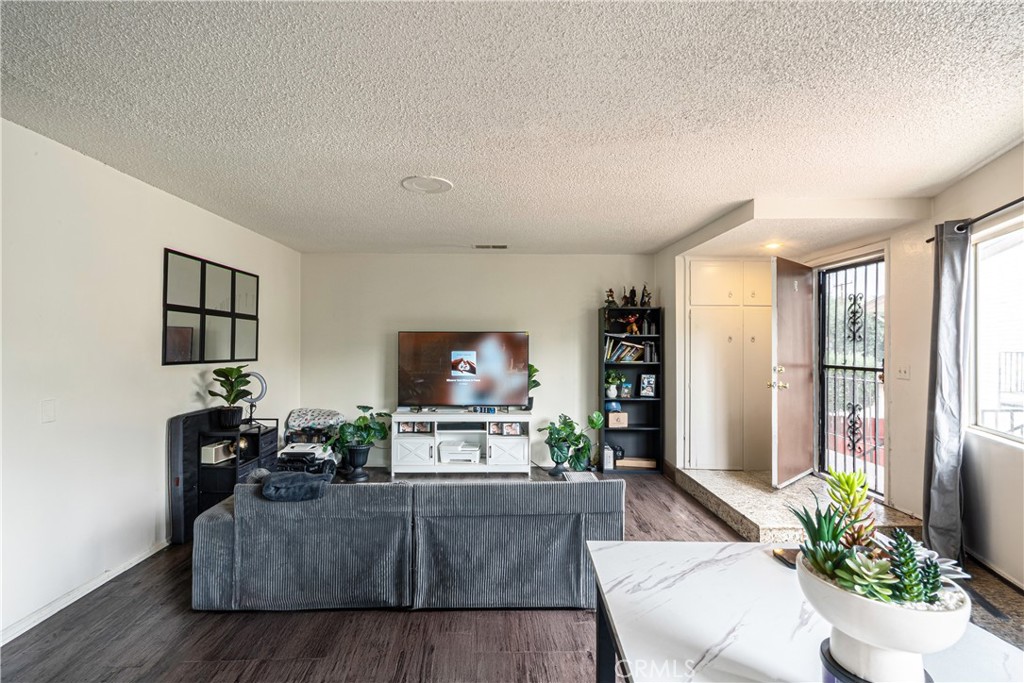1505 Sepulveda Avenue