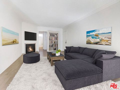 Photo of 1538 11th Street #3, Santa Monica, CA 90401 (MLS # 26661279)