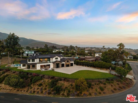 Photo of 29623 Harvester Road, Malibu, CA 90265 (MLS # 26643971)