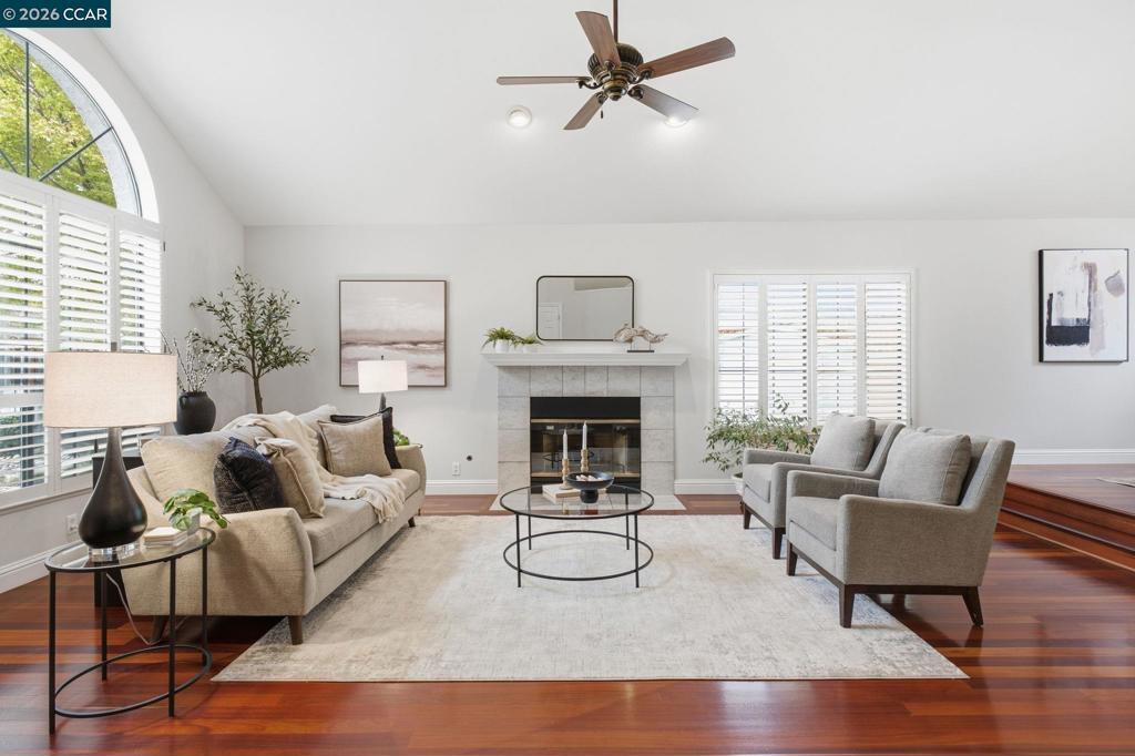 2449 Harewood Dr